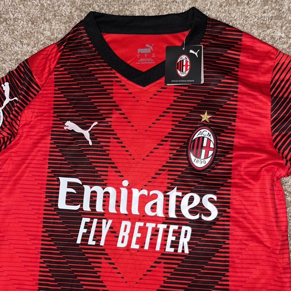 Puma AC Milan Rafael Leao 2023/2024 Men’s Home Soccer Jersey🆕 - Picture 10 of 10